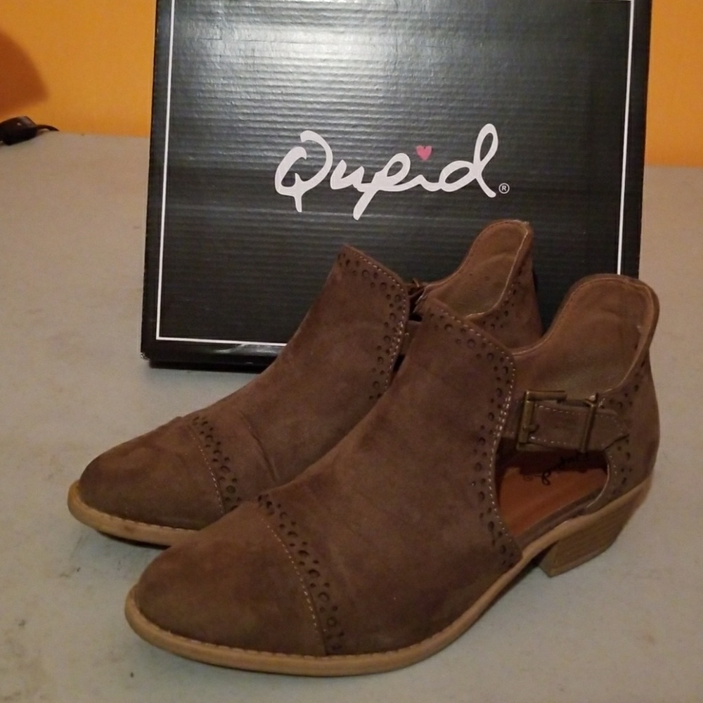 Qupid Booties